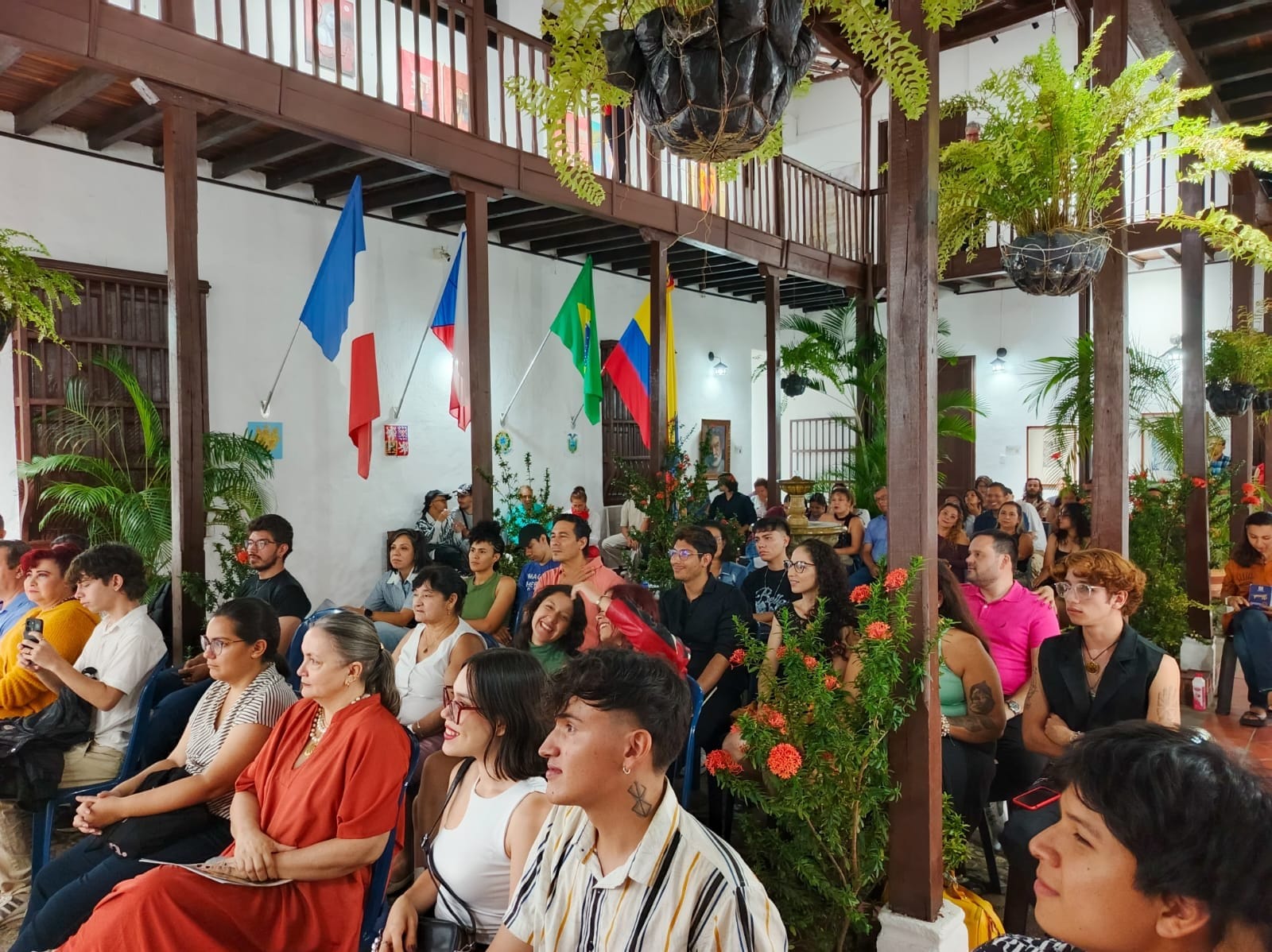 Exposición “L.C.E. Emergentes III: Rompiendo Paradigmas”