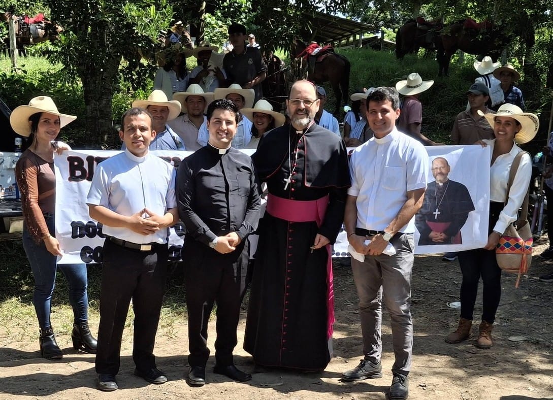 Visita de Monseñor José Camilo Arbeláez Montoya