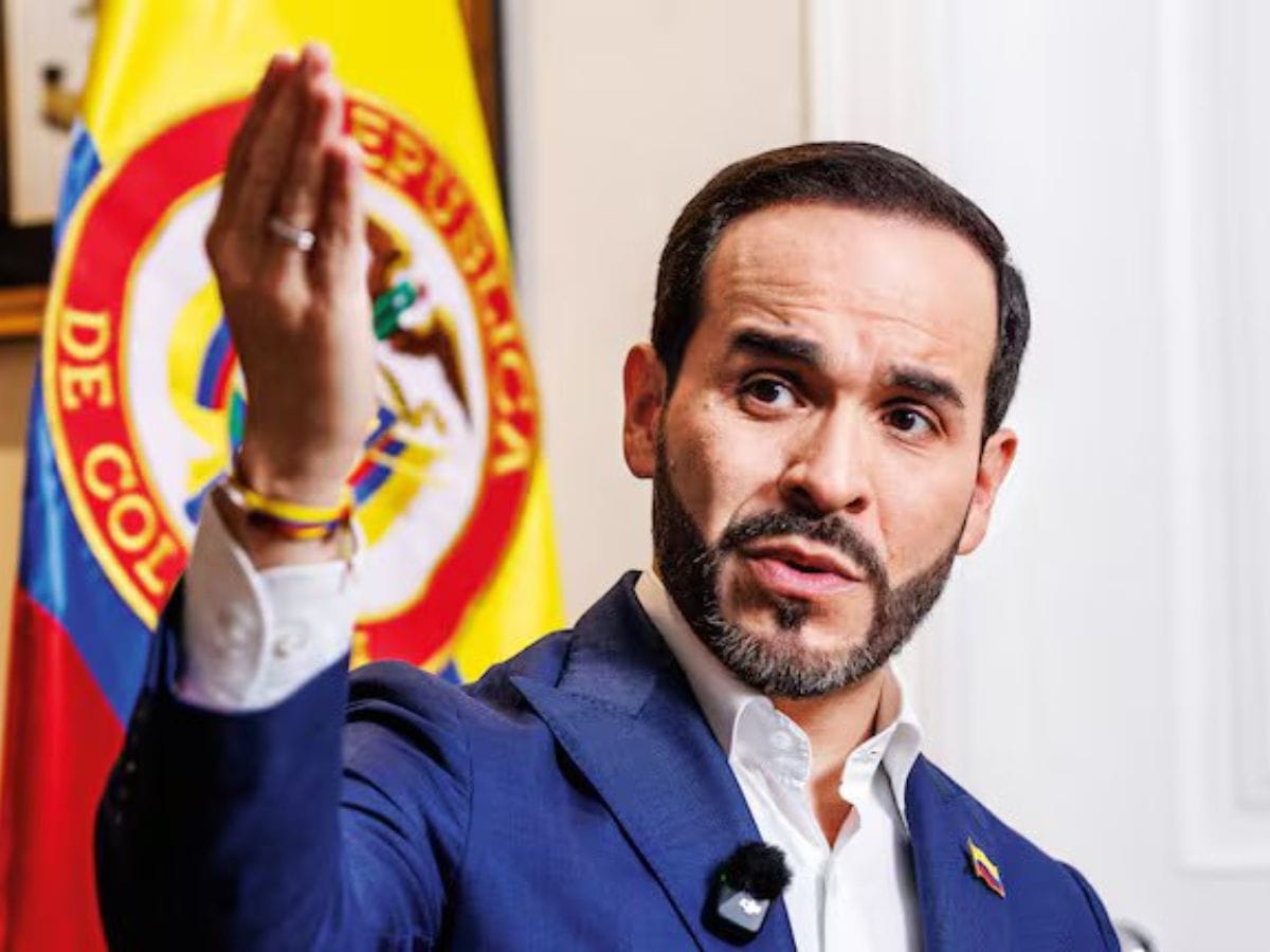 De La Espriella le responde a Petro por haberse metido con Shakira. ¿Usted a quién apoya?