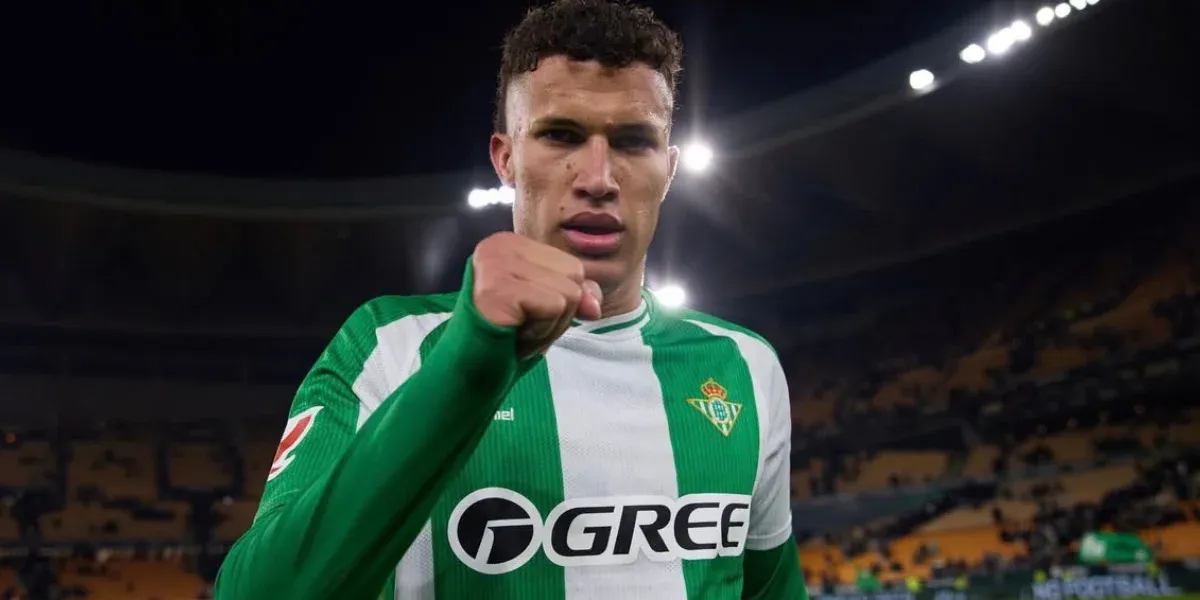 Deossa desaparece en Betis y crece la polémica