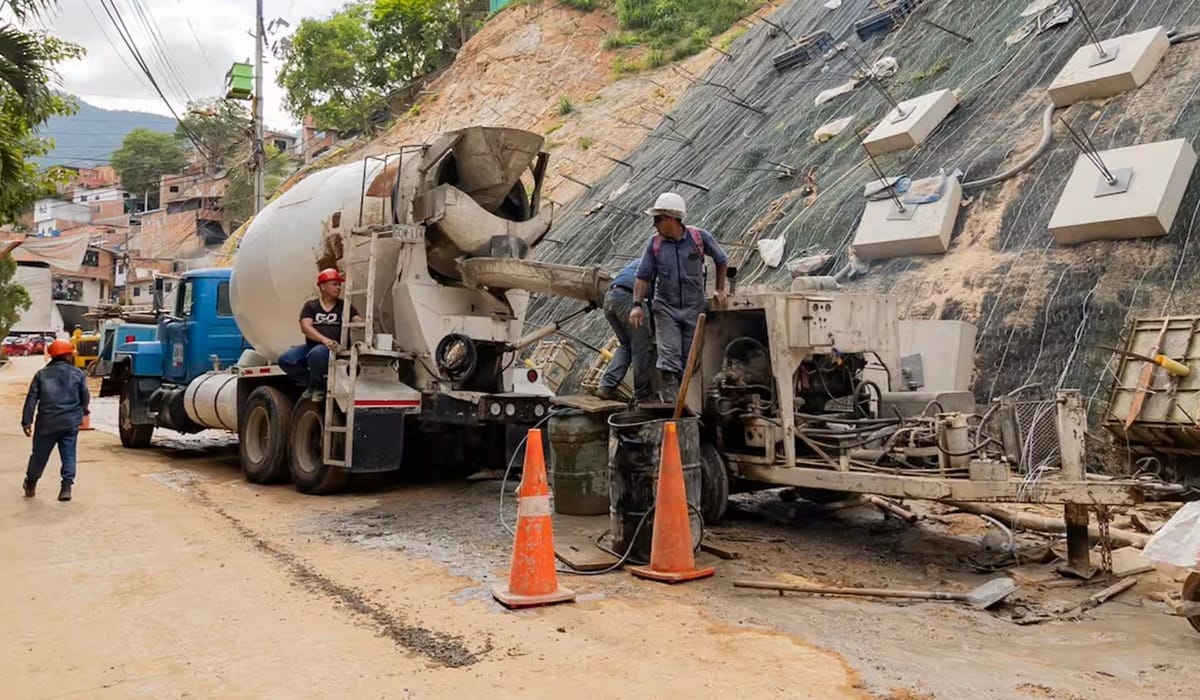 Muro de contención salvaguarda la vida en Altos del Poblado en Girón