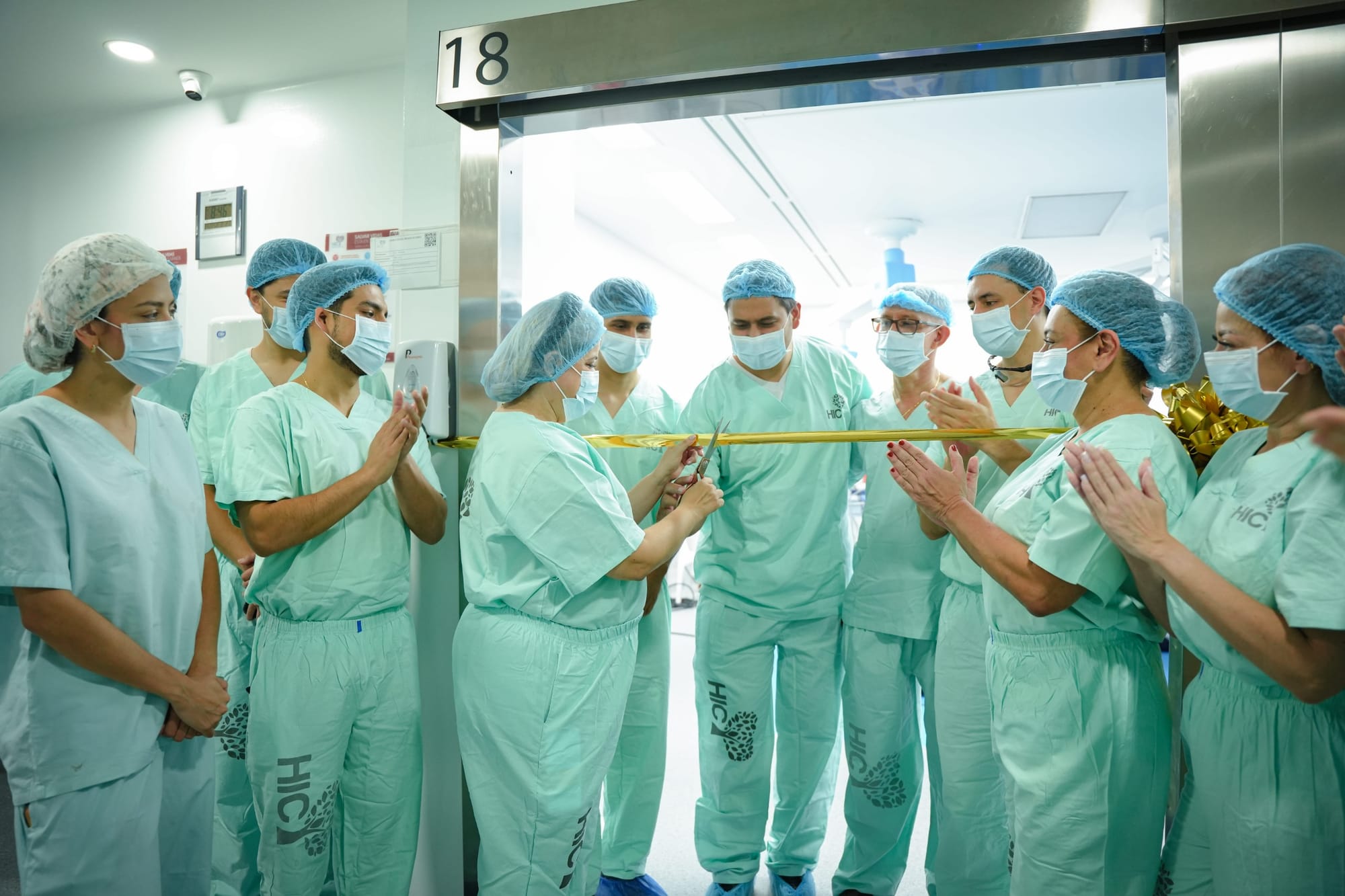 HIC lidera la implementación del robot quirúrgico Mantra 3 en Colombia