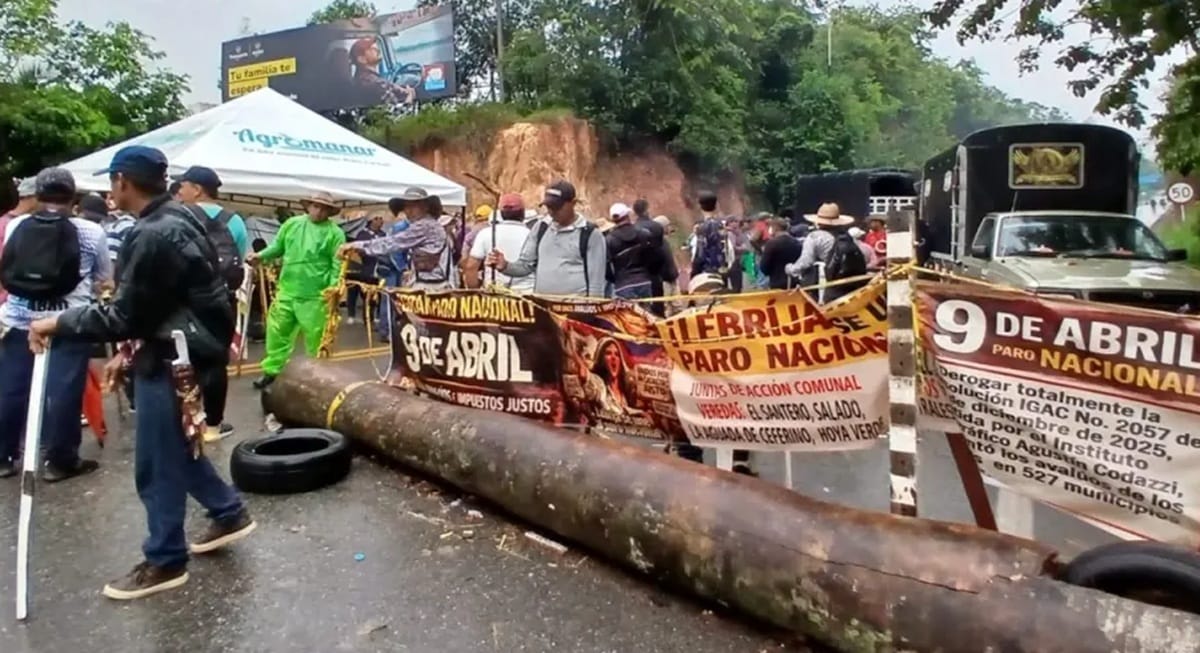 Denuncian multimillonarias pérdidas diarias por bloqueos en Santander