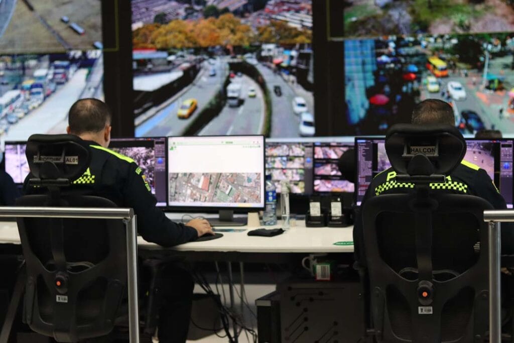 Nuevas líneas de atención para la comunidad de la Policía Nacional en Santander