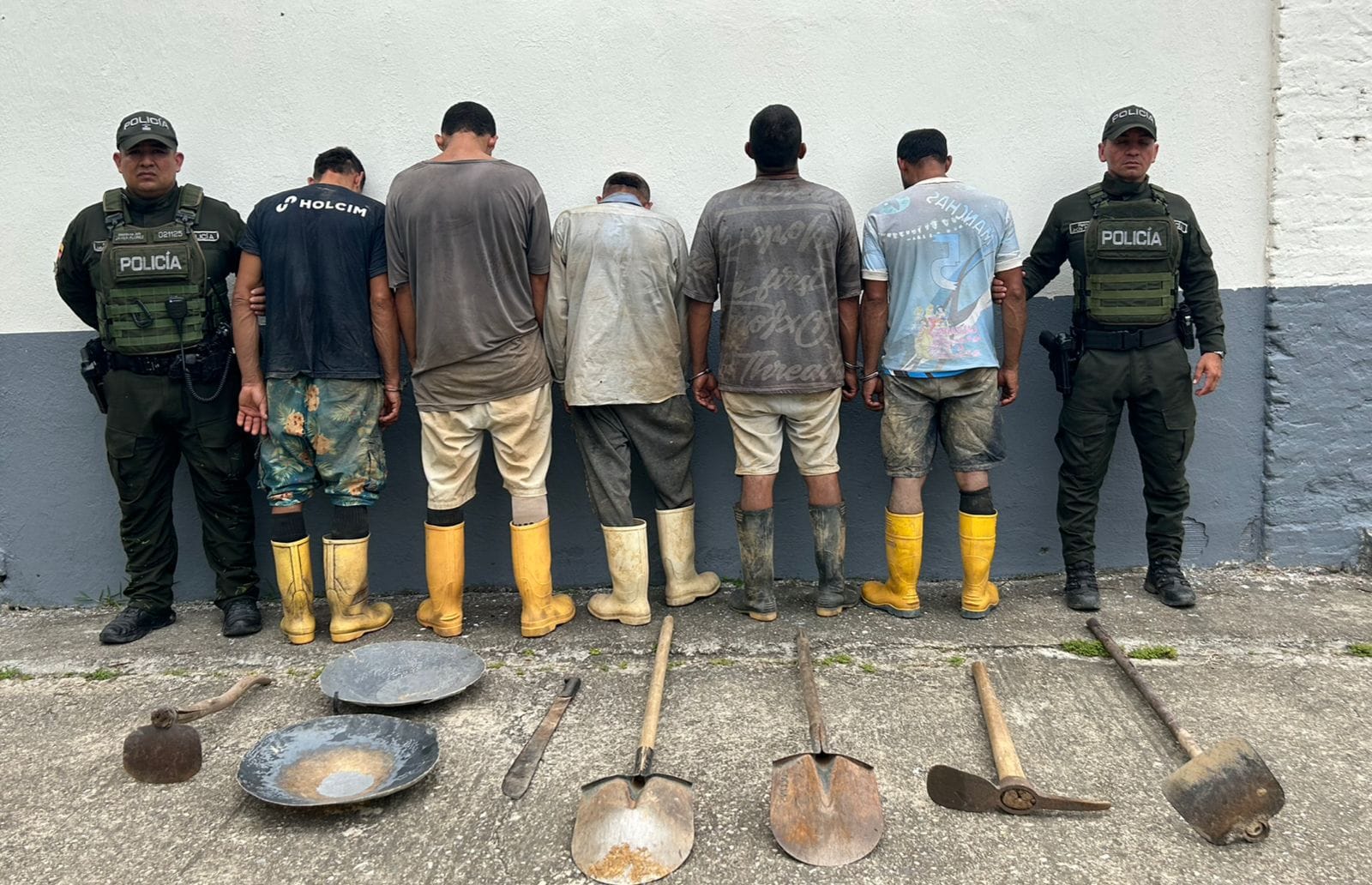 Cinco capturados por explotación ilícita en zona protegida de Bucaramanga