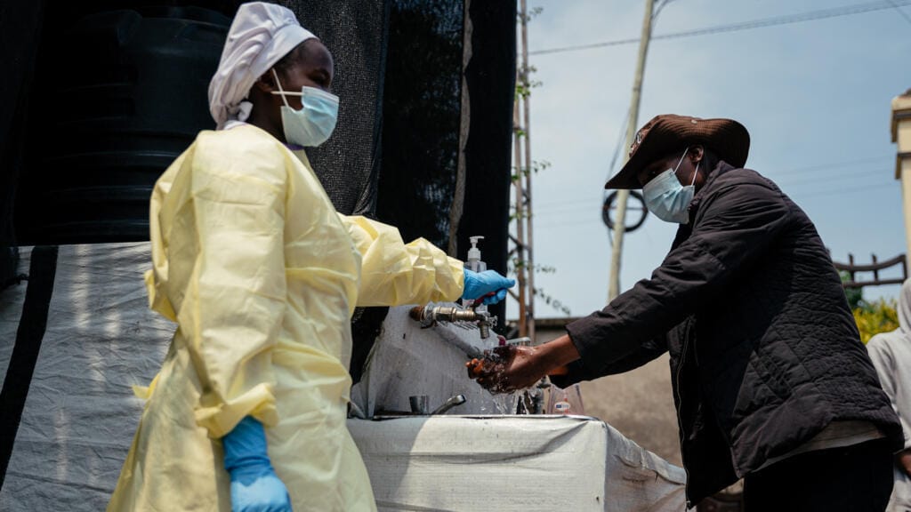 OMS alerta por rápida expansión del ébola en África