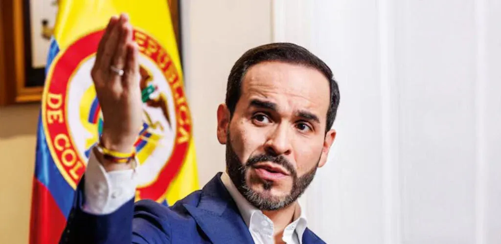 Encuestas: De la Espriella aparece por encima de Iván Cepeda a menos de tres semanas de las elecciones