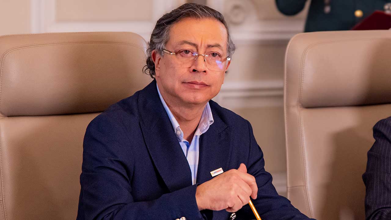 Pagar deuda con mas deuda, la insostenible estrategia de Petro para mantener la liquidez en su gobierno