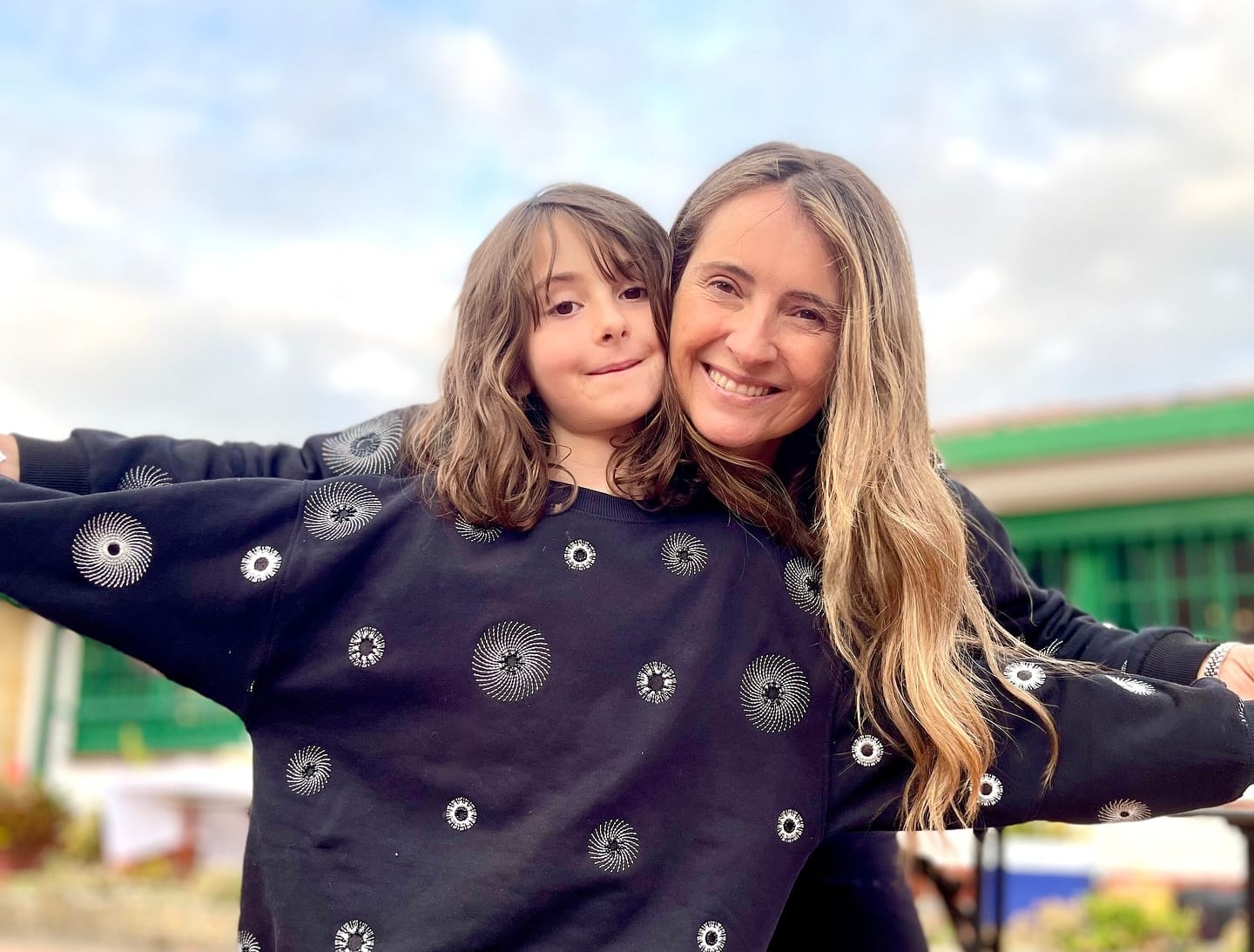 “No estoy firme con la patria”: Amapola, hija de Paloma, terminó robándose el cierre de campaña tras lanzar pulla a De la Espriella
