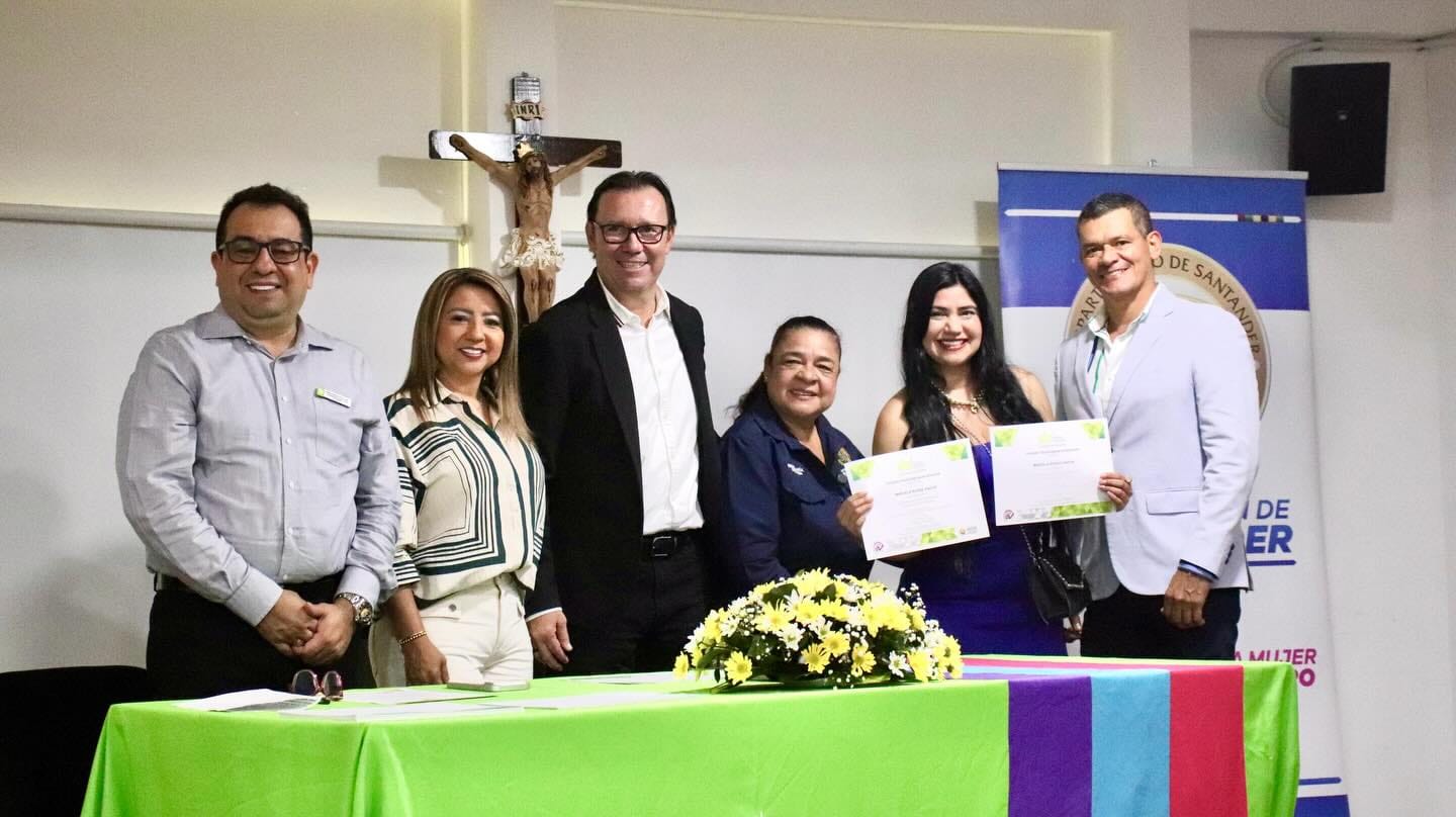 Certificación en diplomados Mentalidad Emprendedora e Informática Aplicada