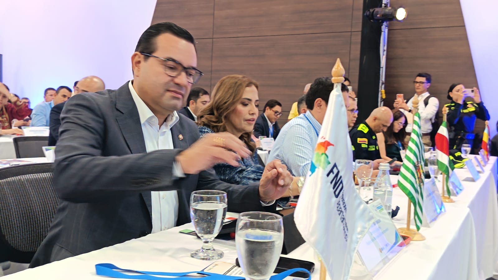 “El centralismo ahogó al país”: Tavera abogó desde Bucaramanga por la autonomía regional