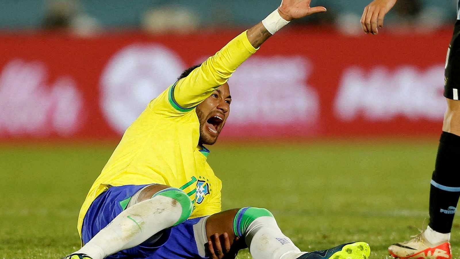 Neymar sufrió una lesión y es duda para el debut en el Mundial