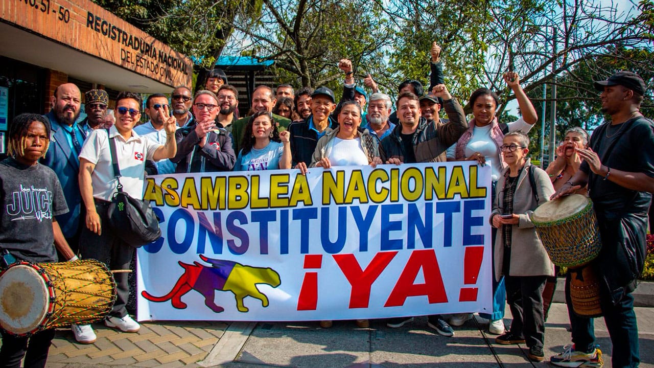 ¿Sabe quién maneja la cuenta para la Constituyente que promueve Petro?