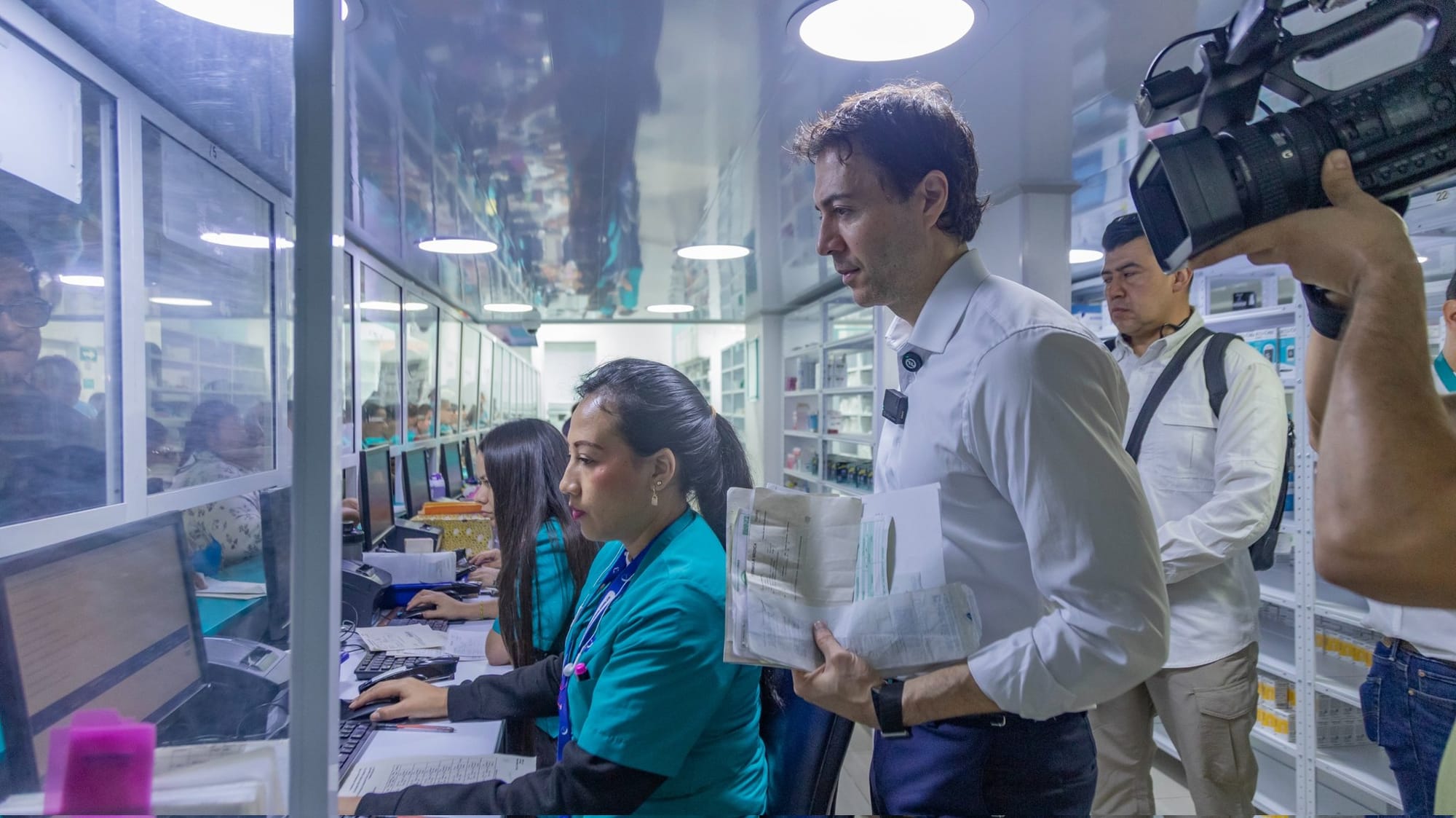 Estas son las droguerías que fueron pilladas reteniendo medicamentos en Bucaramanga, advierten sanciones penales
