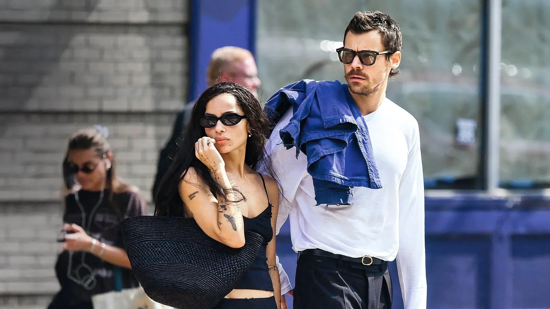 Harry Styles y Zoë Kravitz planearían dos bodas tras compromiso