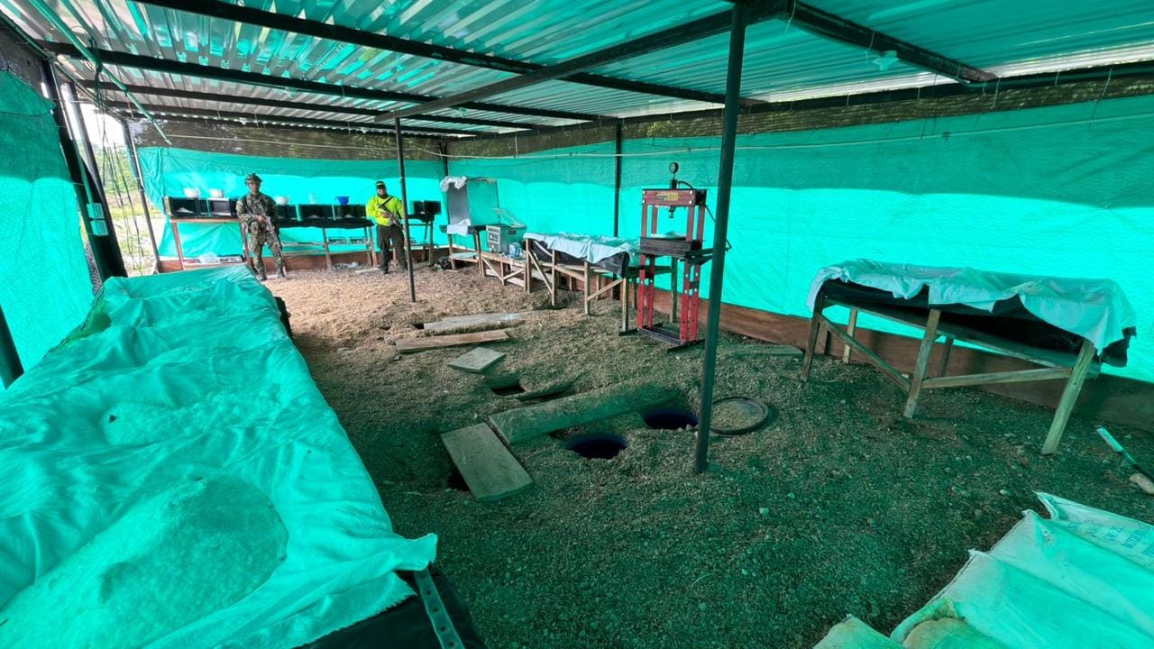 Ejército descubre “búnker” de cocaína del ELN oculto bajo una falsa granja en Sur del Cesar