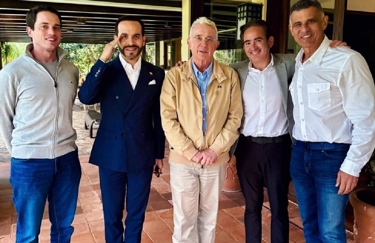 El imparable huracán Abelardo... El fatal hundimiento de la Paloma…
