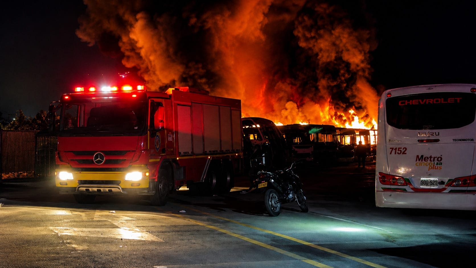 Autoridades indagan entre las cenizas del incendio en Girón