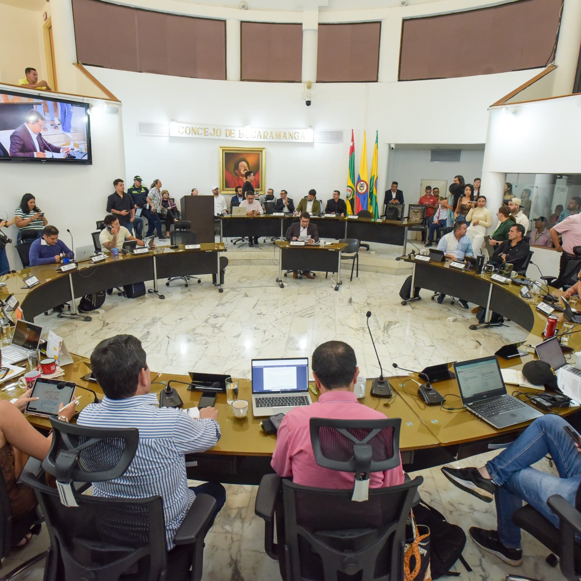 Oposición anuncia demandas contra millonario endeudamiento aprobado por el Concejo de Bucaramanga