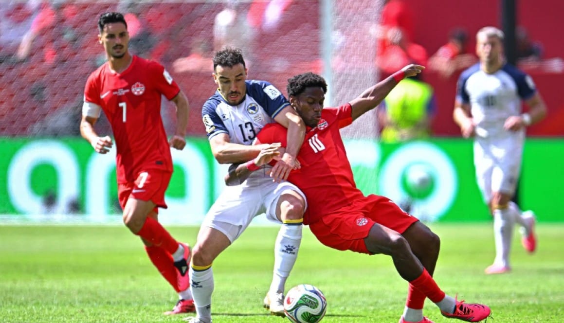 Canadá y Bosnia-Herzegovina con un empate 1-1 en su debut