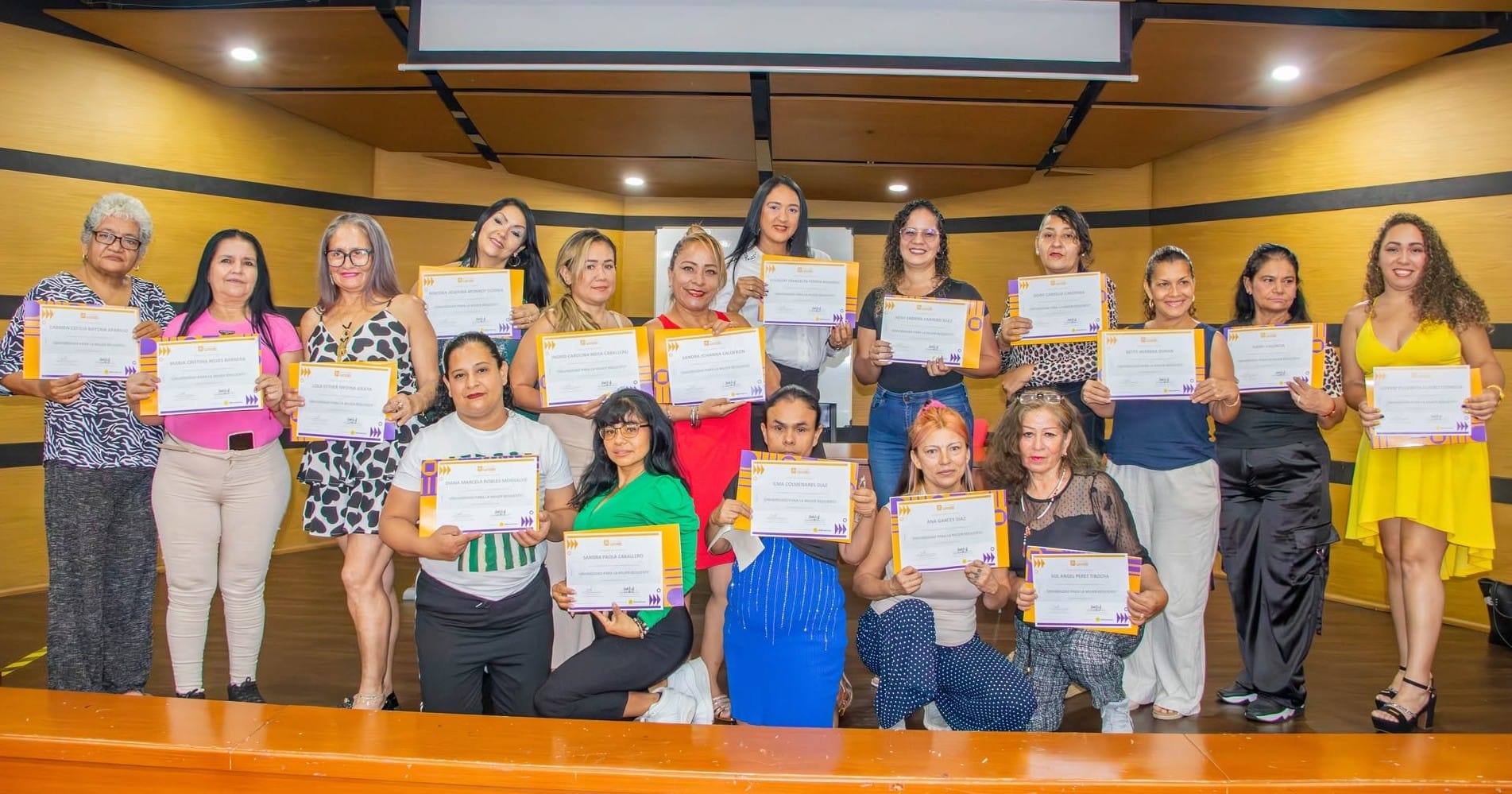 Universidad para la Mujer Resiliente en la UNAB