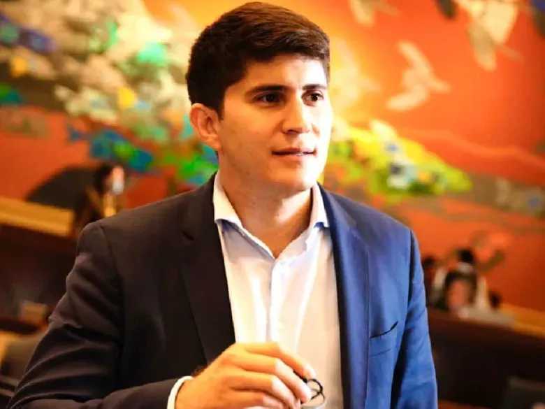 Wadith Manzur: el senador que quiere tener membresía vitalicia en los escándalos de corrupción