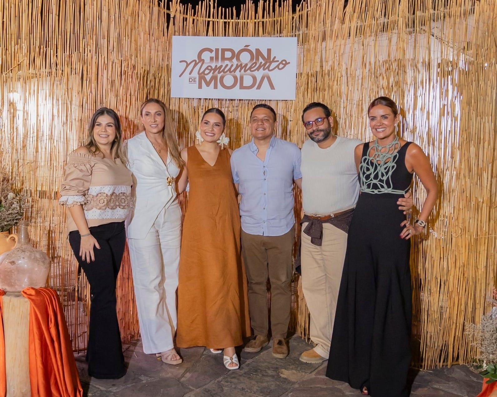 ‘Hilos de Esperanza’ en “Girón Monumento de Moda”
