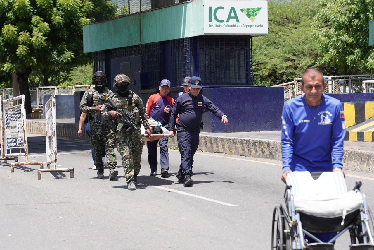 Operación humanitaria en la frontera para atender a una adulta mayor venezolana en Colombia