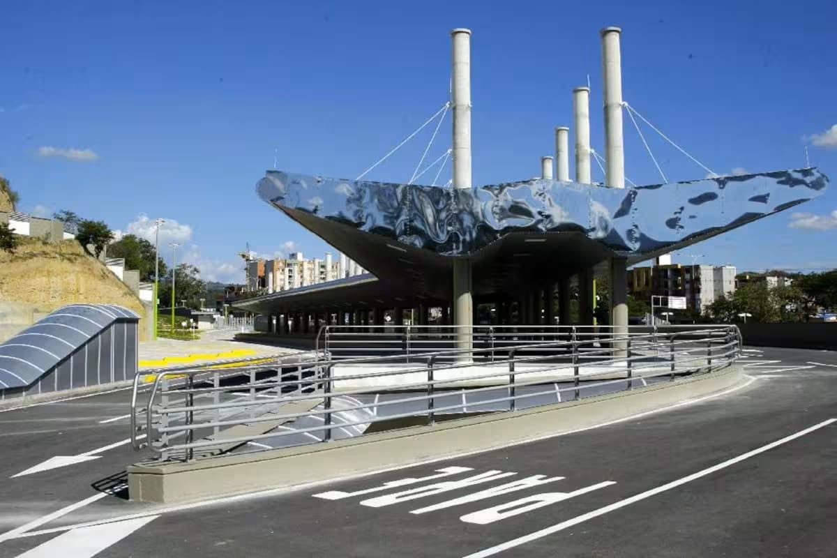 Metrolínea y su Portal de Girón ‘arden’ entre el total abandono y líos jurídicos