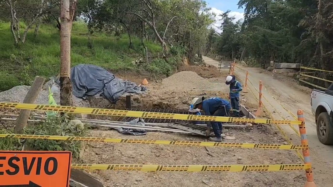 PAVIMENTACIÓN de la carretera Zapatoca – Barichara está paralizada
