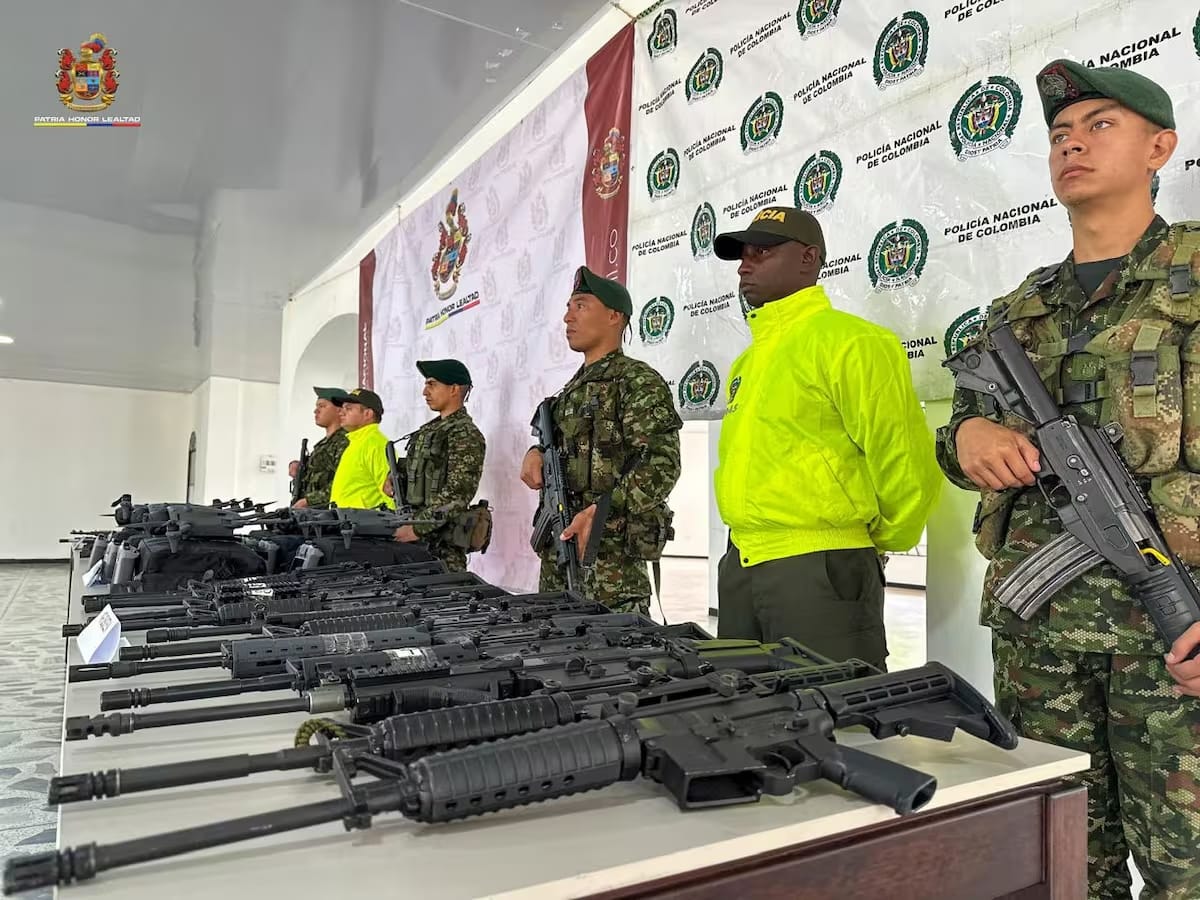 Incautados fusiles, drones y granadas para reforzar a las disidencias de ‘Iván Mordisco’