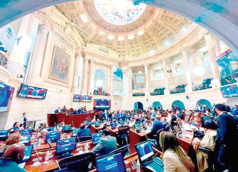 73 senadores se despiden del Congreso de Colombia: Renovación total en rama legislativa