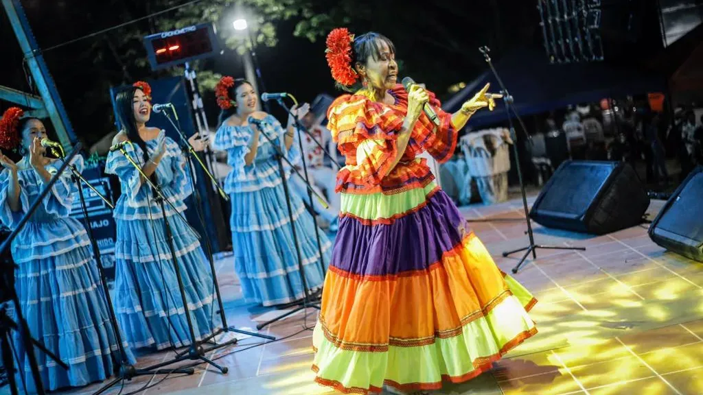 Martina Camargo lanza himno mundialista que promueve la paz y la unión entre los pueblos