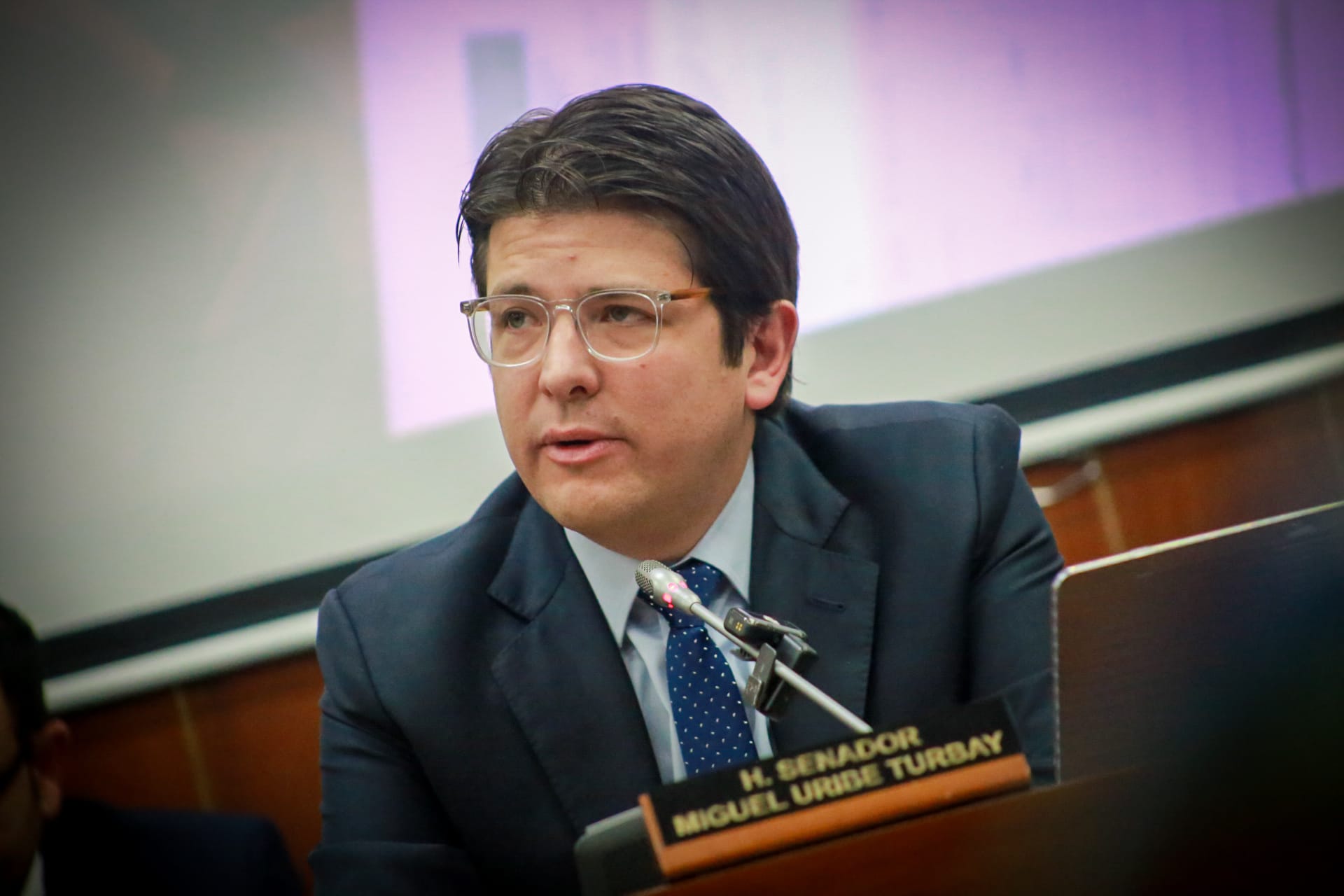 Cuestionan salida de juez que cerró proceso contra exjefe de seguridad de Miguel Uribe