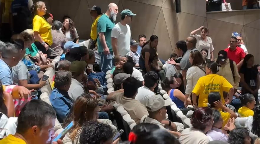Con agresiones finalizó en la UIS la reunión para oficializar la delimitación de Santurbán: agredieron hasta el Procurador Delegado