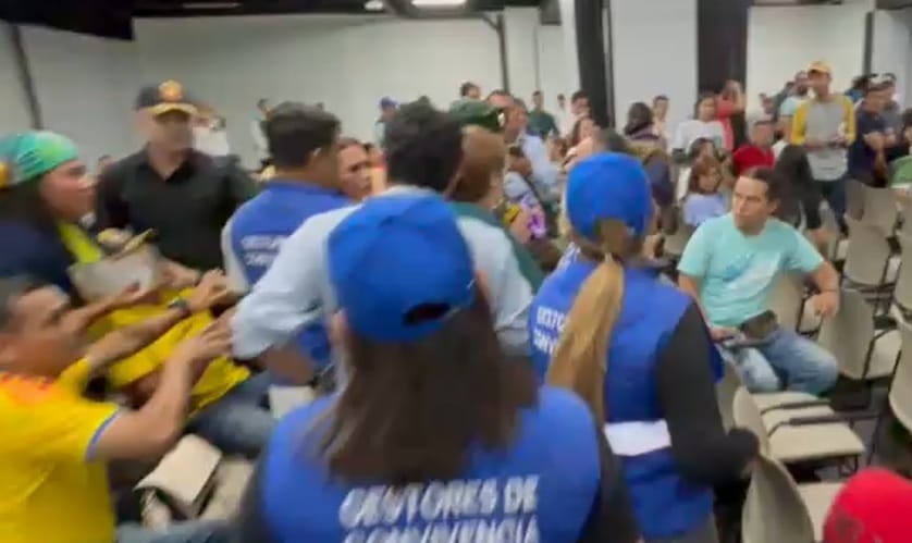 Tensión, enfrentamientos y reclamo institucional marcaron la mesa sobre Santurbán en Bucaramanga