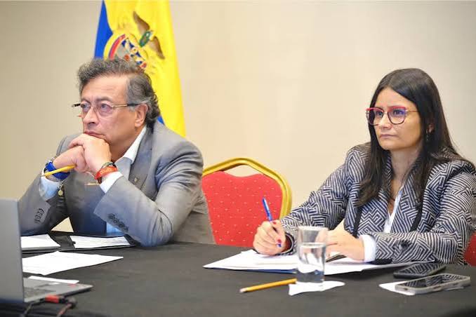 De superamiga a tratarla loca: Petro desata tormenta tras divulgar incapacidad psiquiátrica de una funcionaria