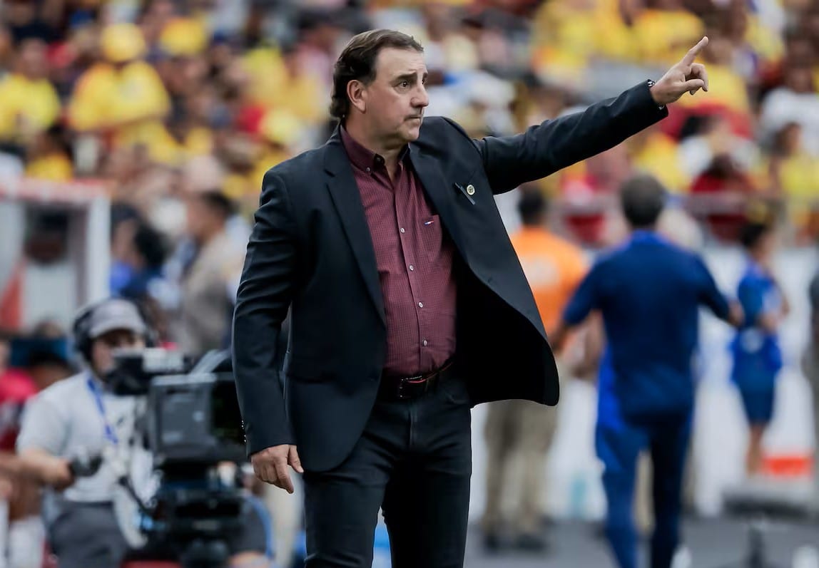 Néstor Lorenzo sigue como seleccionador de Colombia