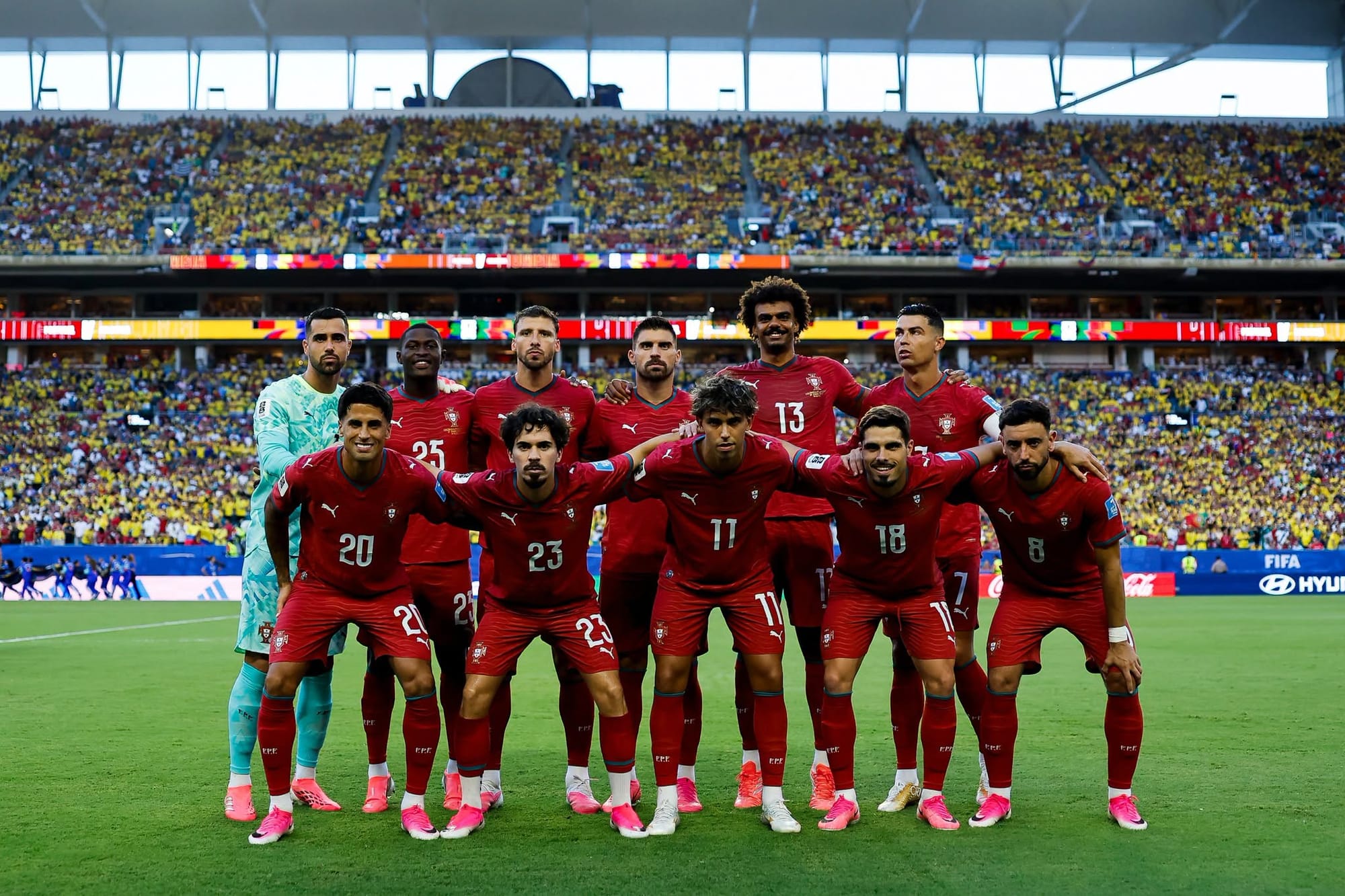 Portugal y España por cupo a octavos de final