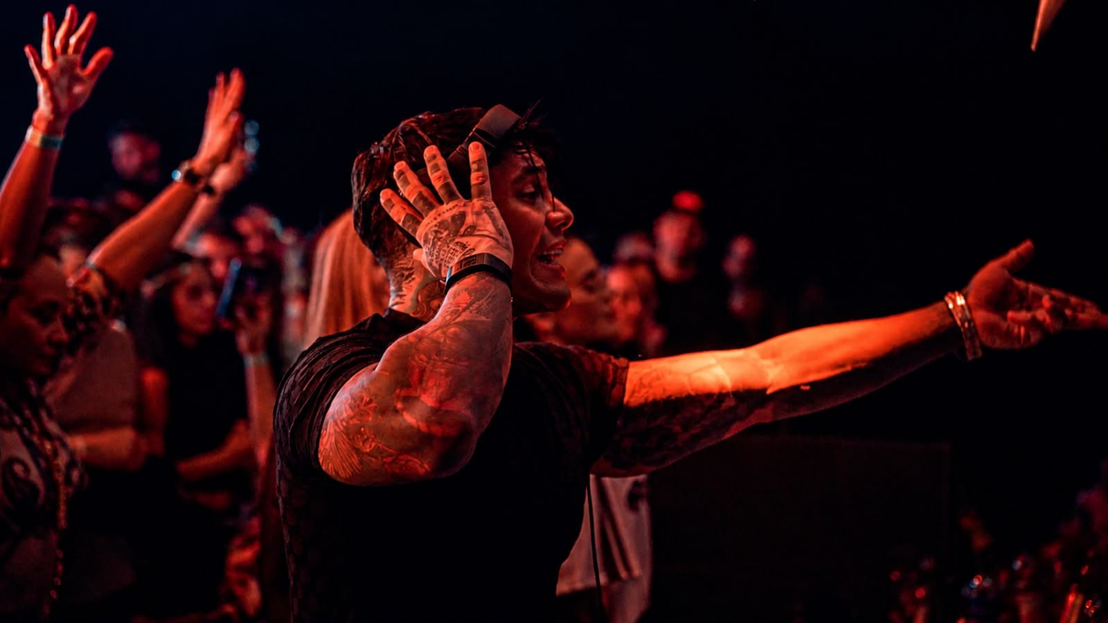 COSSIO debuta como DJ de techno y anuncia gira por Colombia y Europa