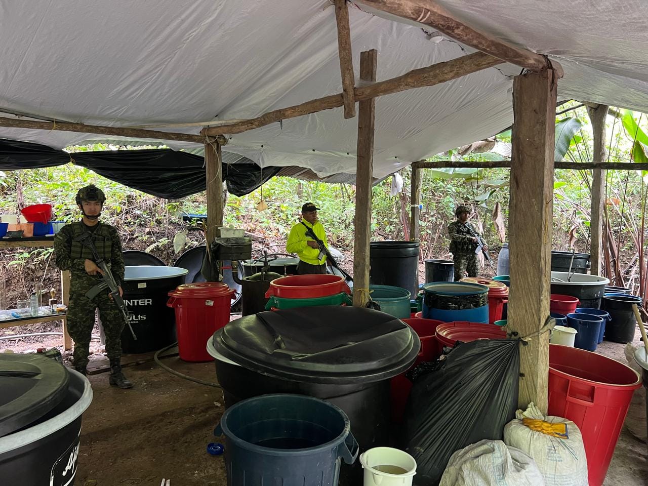 Golpe al narcotráfico en el sur del Cesar: destruyen laboratorio con más de 310 kilos de cocaína de las ACS