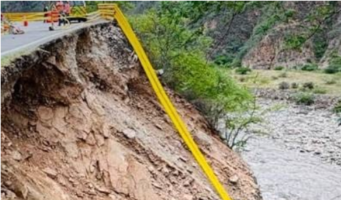 Persiste el peligro en Pescadero: el río Chicamocha sigue comiéndose la vía a San Gil