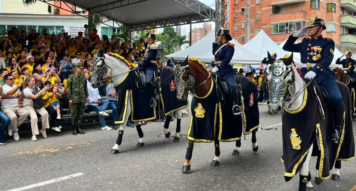 Jinetes del Ejército Nacional hicieron parte del desfile militar en Bucaramanga