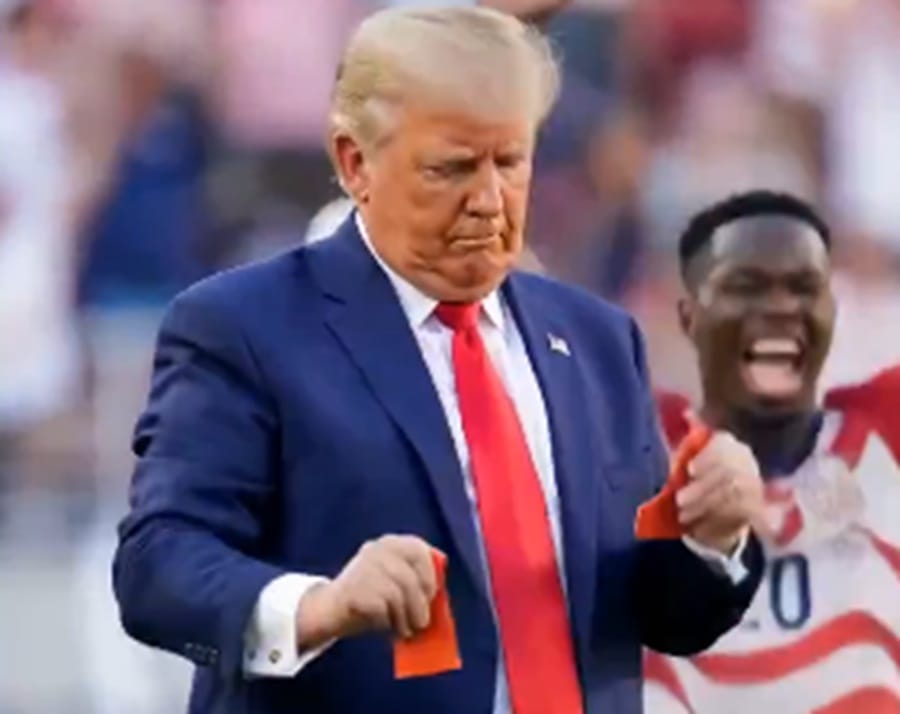 Las múltiples veces en las cuales la política ha manchado  la pelota