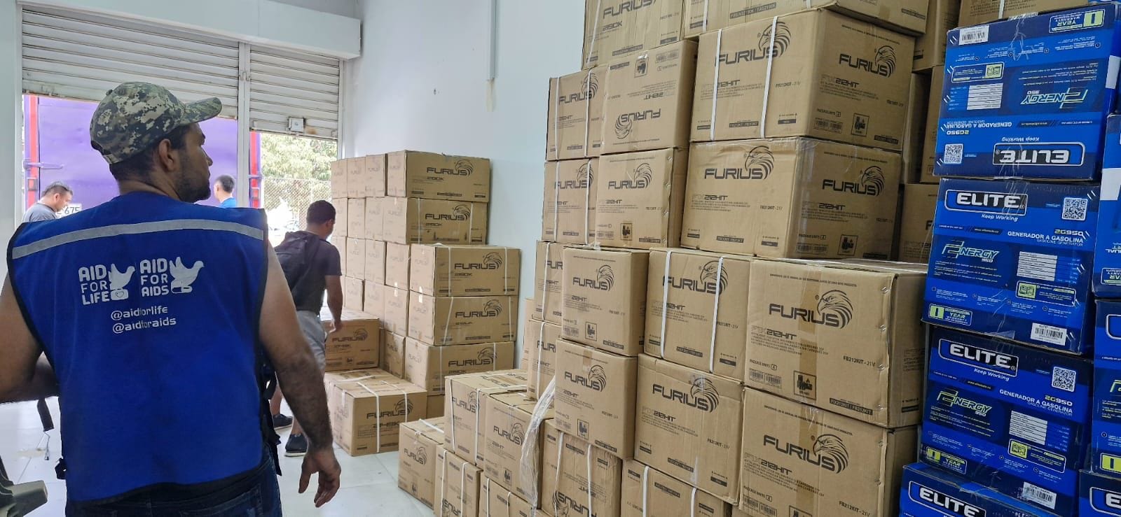 Más de 33 toneladas de ayuda humanitaria han sido movilizadas hacia Venezuela tras los terremotos