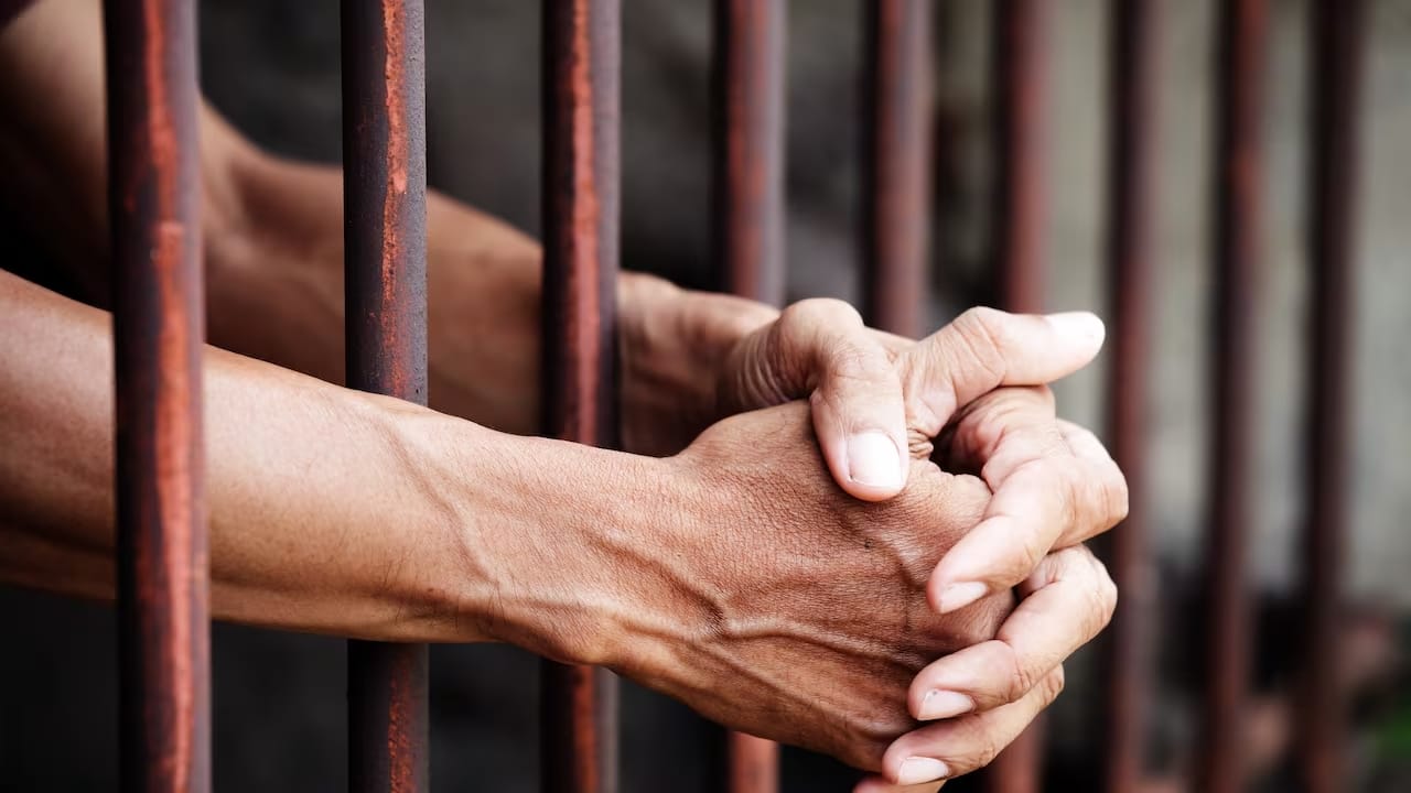 Hombre que intentó matar a su esposa frente a sus hijas en Girón fue condenado a más de 18 años de prisión