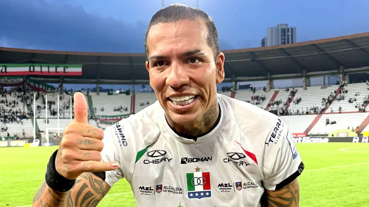 Dayro Moreno amplía su récord goleador y queda a 16 tantos de los 400 como profesional