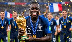 Benjamin Mendy vendió la réplica del Mundial de Rusia 2018 por 54.000 euros