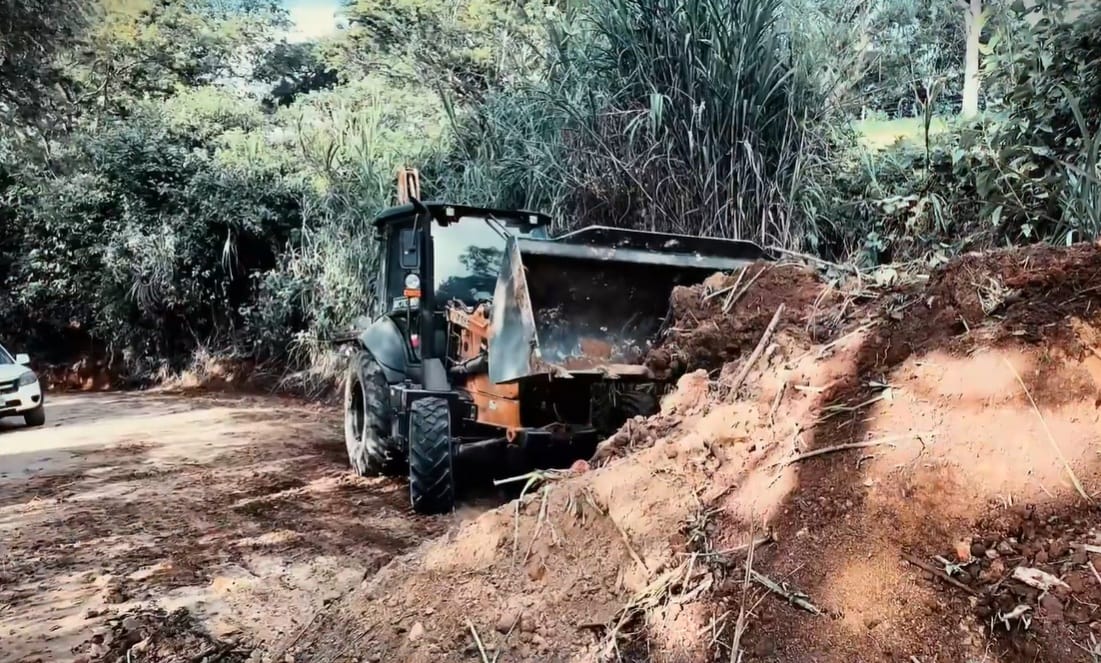 Gobernación impulsa la recuperación de vías rurales en Lebrija