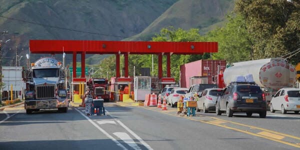 Invías pide restablecer recaudo de peajes y ratifica inversión de $63.000 millones en la Troncal Central